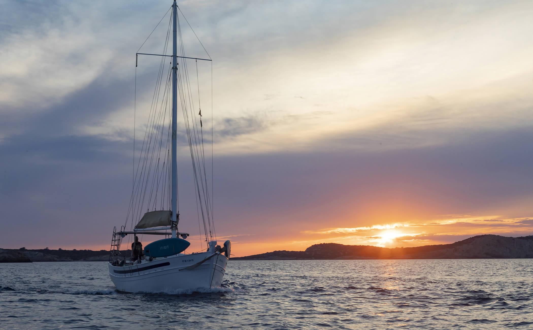 Coucher De Soleil En Voilier