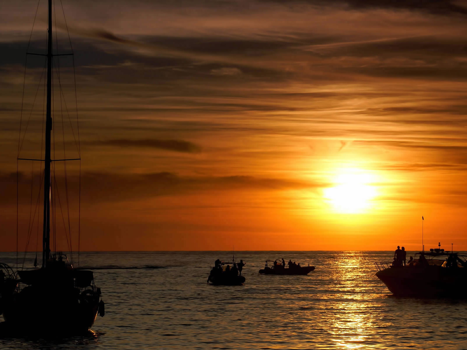 PUESTA DE SOL + MUSICA + CHAMPAN